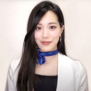 美月 綾